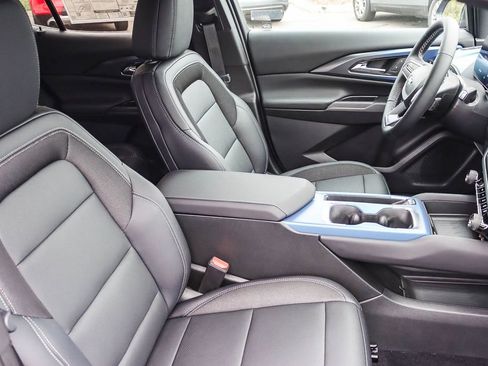 New 2026 Chevrolet Equinox EV LT image 15