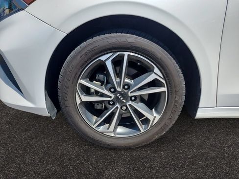 Used 2023 Kia Forte LXS FWD image 14