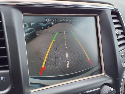 Used 2015 Jeep Grand Cherokee Overland AWD/4WD image 23
