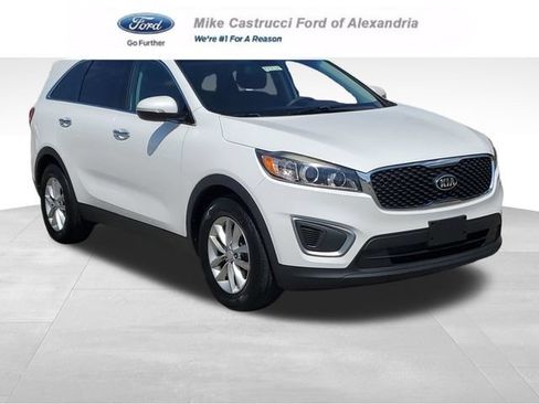 Used 2017 Kia Sorento LX FWD image 1