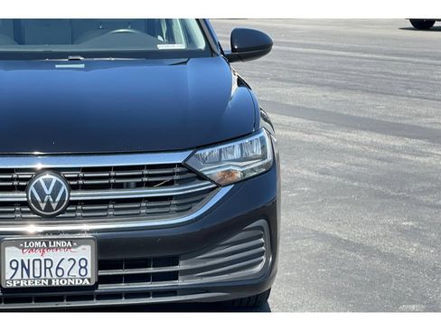 Used 2023 Volkswagen Jetta SE FWD image 13