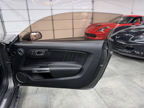 Used 2017 Ford Mustang Premium image 24