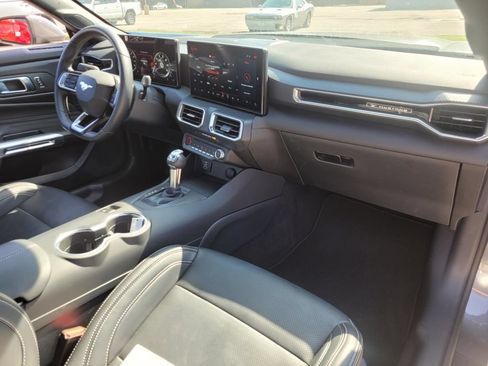 Used 2026 Ford Mustang Premium RWD image 8