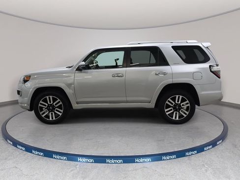 Used 2018 Toyota 4Runner Limited AWD/4WD image 9