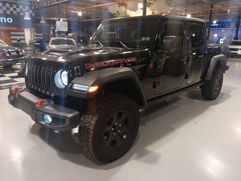 Used 2023 Jeep Gladiator Mojave w/ Cold Weather Group AWD/4WD image 9