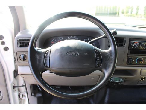 Used 2001 Ford F350 2WD SuperCab DRW Super Duty image 14