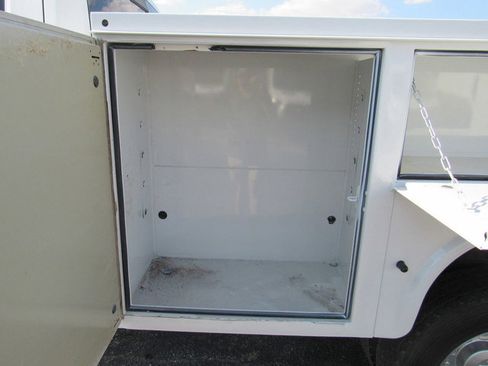 Used 2024 RAM 4500 SLT w/ Quick Order Package 2YG SLT image 29