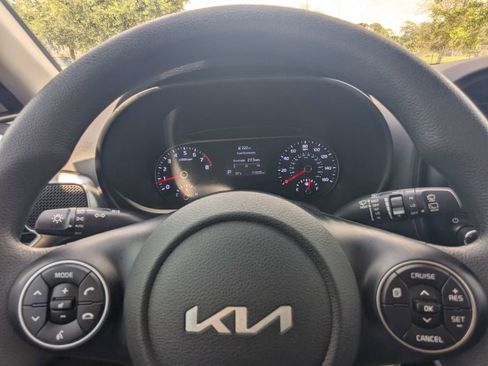 Used 2022 Kia Soul LX FWD image 32