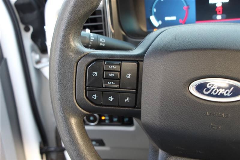 Used 2025 Ford F250 XLT w/ Black Appearance Package AWD/4WD image 24