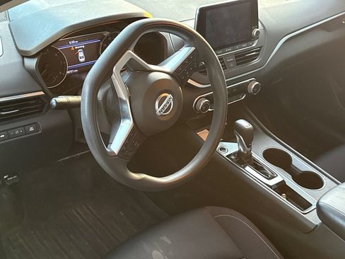 Used 2019 Nissan Altima 2.5 S FWD image 10