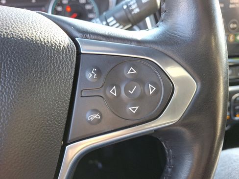 Used 2022 Chevrolet Traverse LT image 20