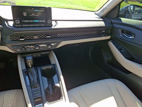 Certified 2023 Honda Accord EX image 16