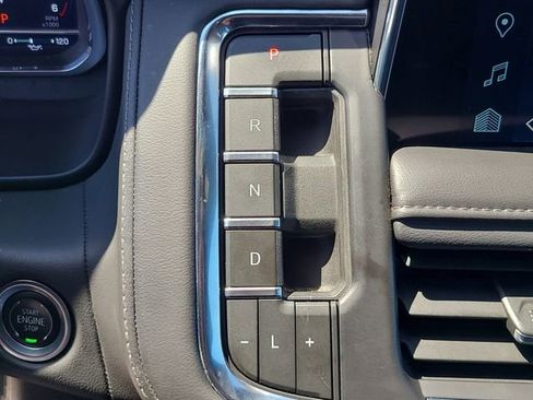 Used 2024 Chevrolet Suburban LT AWD/4WD image 29