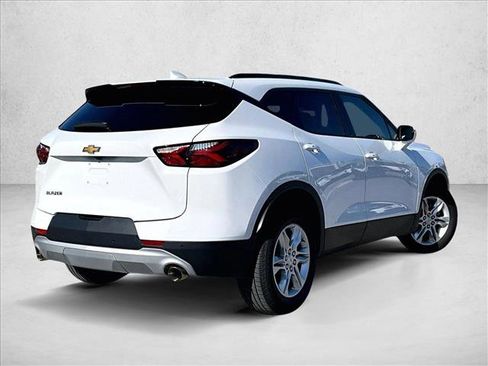 Used 2021 Chevrolet Blazer LT image 2