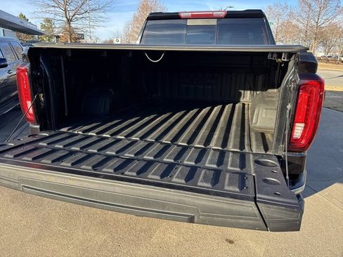 Used 2022 GMC Sierra 1500 SLT image 8