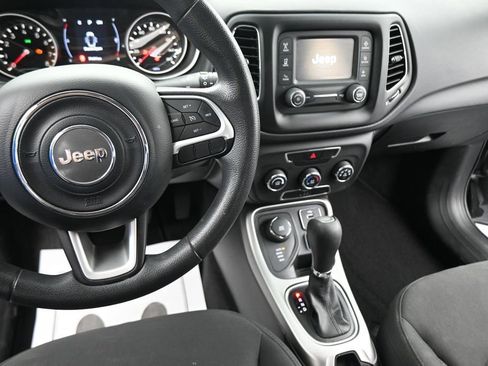 Used 2018 Jeep Compass Sport AWD/4WD image 37