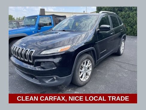 Used 2017 Jeep Cherokee Latitude FWD image 1