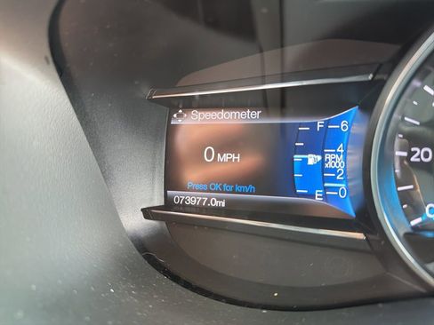 Used 2017 Ford Explorer XLT w/ Equipment Group 202A image 7