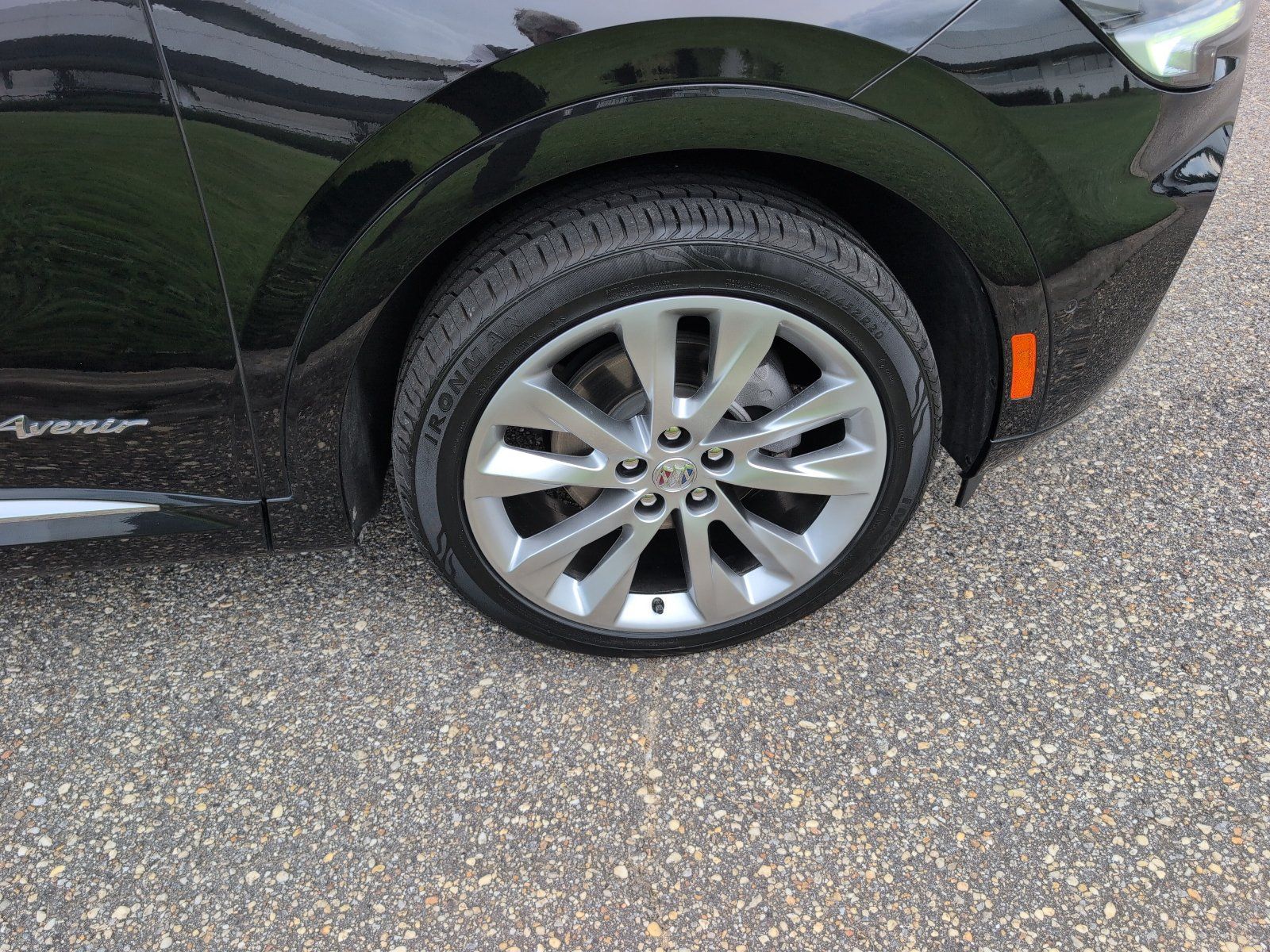 Used 2023 Buick Envision Avenir AWD/4WD image 9