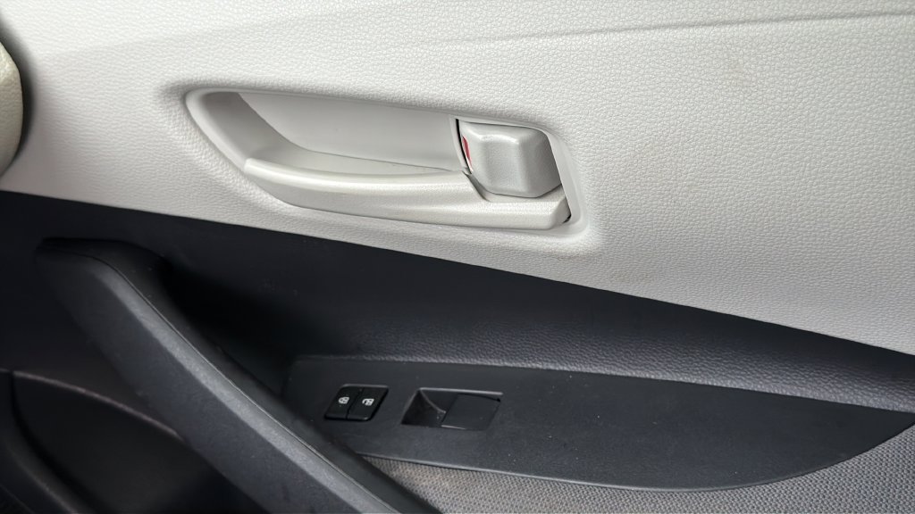 Used 2025 Toyota Corolla LE FWD image 14