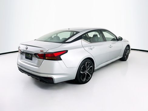 Used 2024 Nissan Altima 2.5 SR FWD image 9