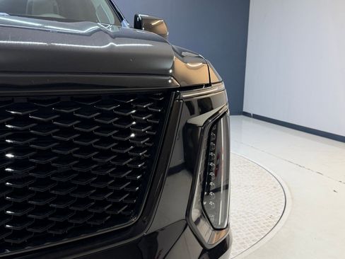 Certified 2025 Cadillac Escalade Sport Platinum w/ LPO, ONYX Package AWD/4WD image 9
