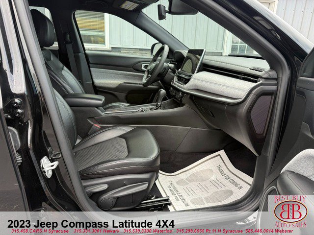 Used 2023 Jeep Compass Latitude AWD/4WD image 12