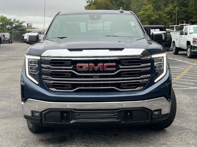 Used 2022 GMC Sierra 1500 SLT w/ SLT Premium Plus Package AWD/4WD image 9