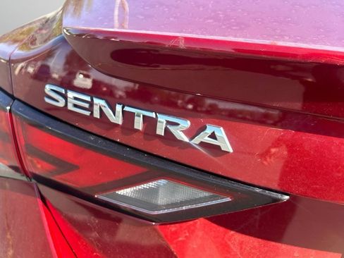 Used 2020 Nissan Sentra SR w/ Premium Package FWD image 11
