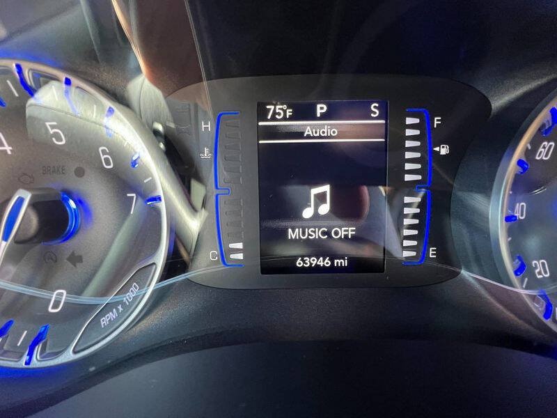 Used 2018 Chrysler Pacifica Touring Plus w/ S Appearance Package FWD image 22