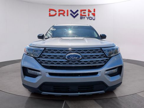 Used 2021 Ford Explorer Limited w/ Equipment Group 301A image 8