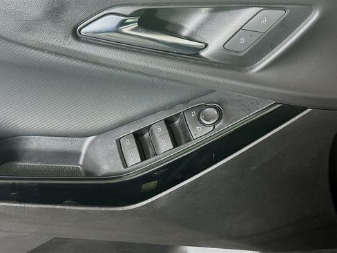 Used 2025 Chevrolet Equinox LT FWD image 14