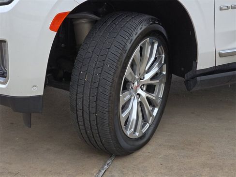 Used 2023 GMC Yukon XL Denali w/ Denali Reserve Package image 31