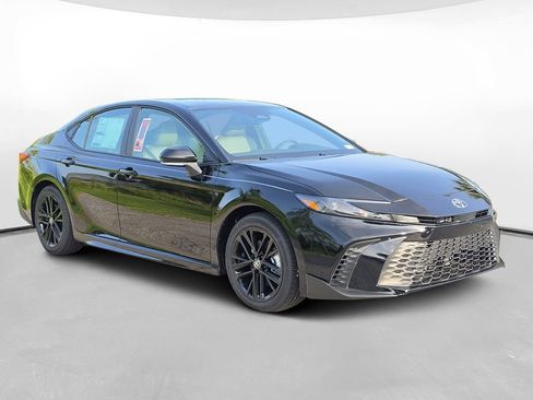 New 2026 Toyota Camry SE w/ Convenience Package FWD image 3