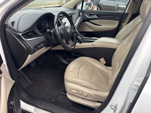 Used 2018 Buick Enclave Essence image 8