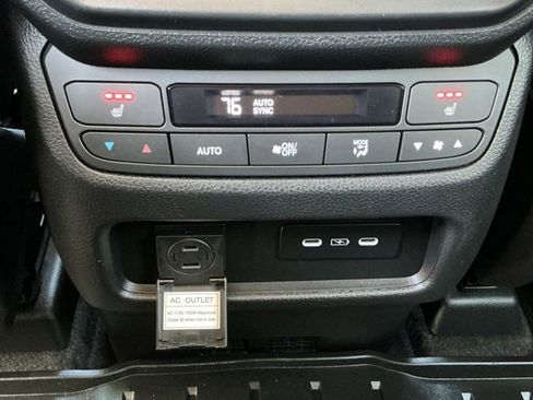 Used 2024 Honda Pilot Elite image 9