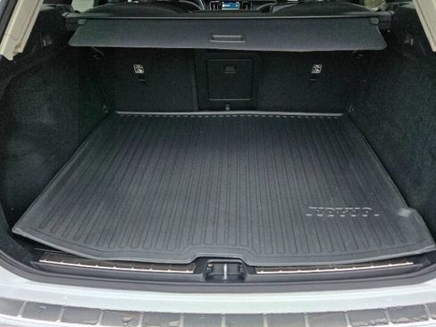 Used 2023 Volvo XC60 B5 Core image 14