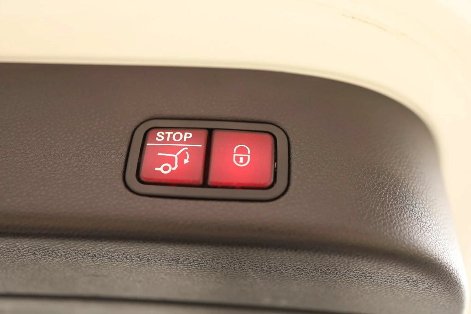 Used 2017 Mercedes-Benz GLS 450 4MATIC image 49