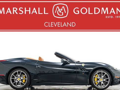 Used 2010 Ferrari California RWD image 1