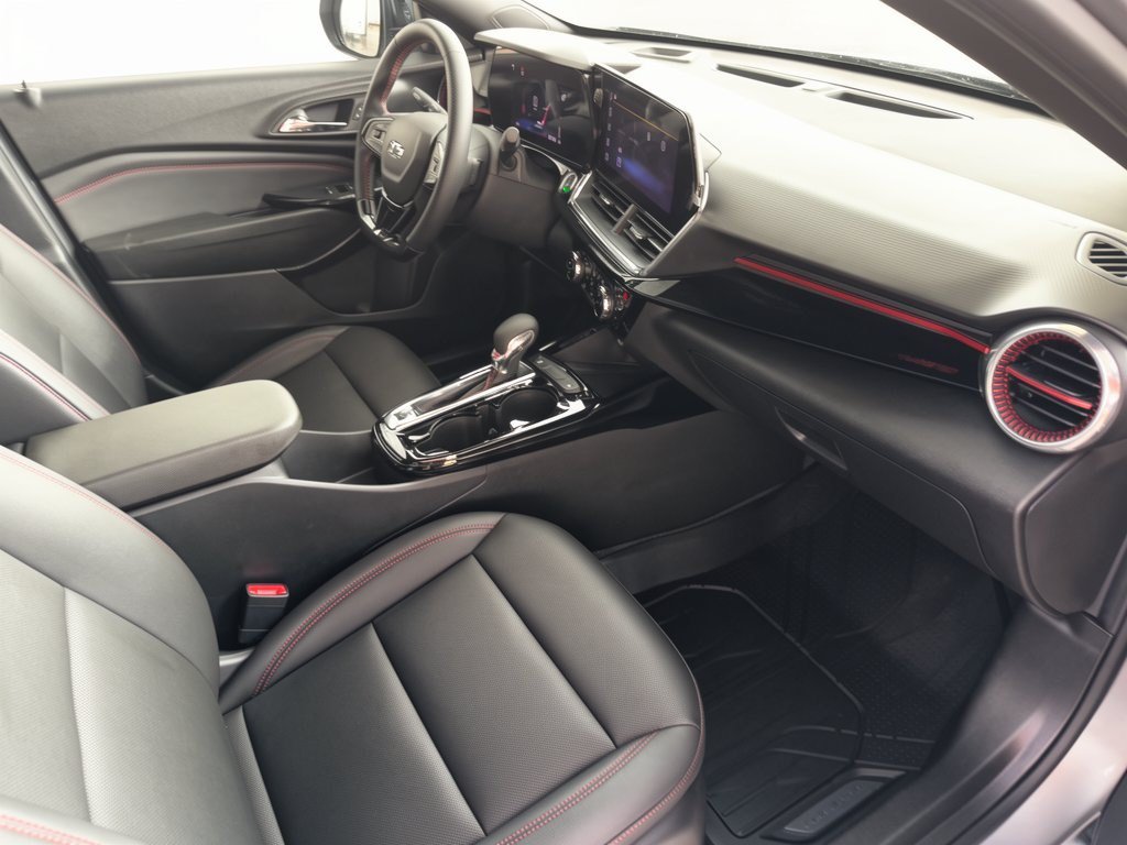 Certified 2026 Chevrolet Trax RS w/ Sunroof Package FWD image 30