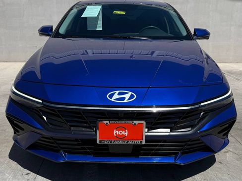 Used 2024 Hyundai Elantra Limited FWD image 3