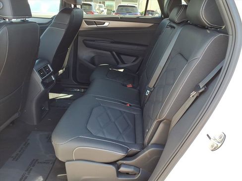 New 2026 Volkswagen Atlas Cross Sport SE image 14