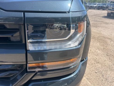 Used 2018 Chevrolet Silverado 1500 LT w/ All Star Edition AWD/4WD image 10