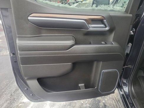 Used 2022 Chevrolet Silverado 1500 LT w/ Z71 Off-Road Package image 9