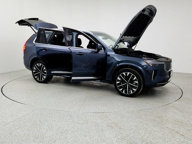 New 2026 Volvo XC90 B6 Plus w/ Protection Package AWD/4WD image 10