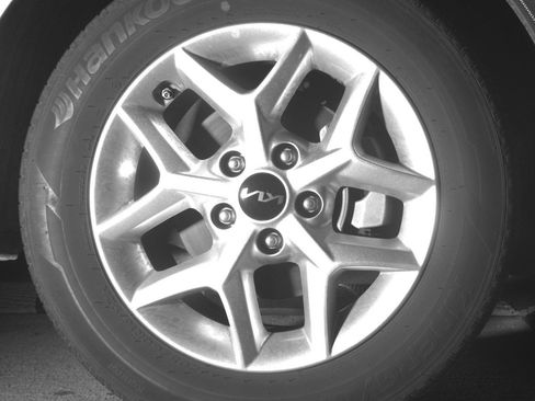 Used 2025 Kia Soul LX w/ LX Technology Package image 13