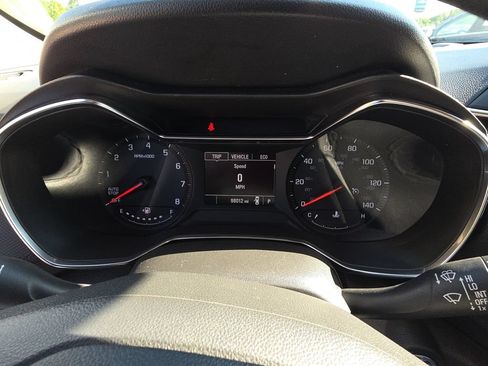 Used 2022 Chevrolet TrailBlazer LT w/ Driver Confidence Package FWD image 9
