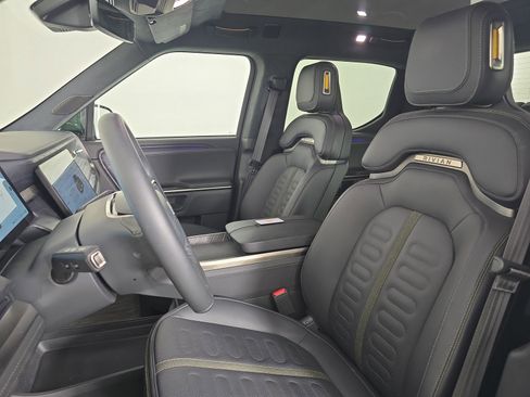 Used 2023 Rivian R1T Adventure AWD/4WD image 20