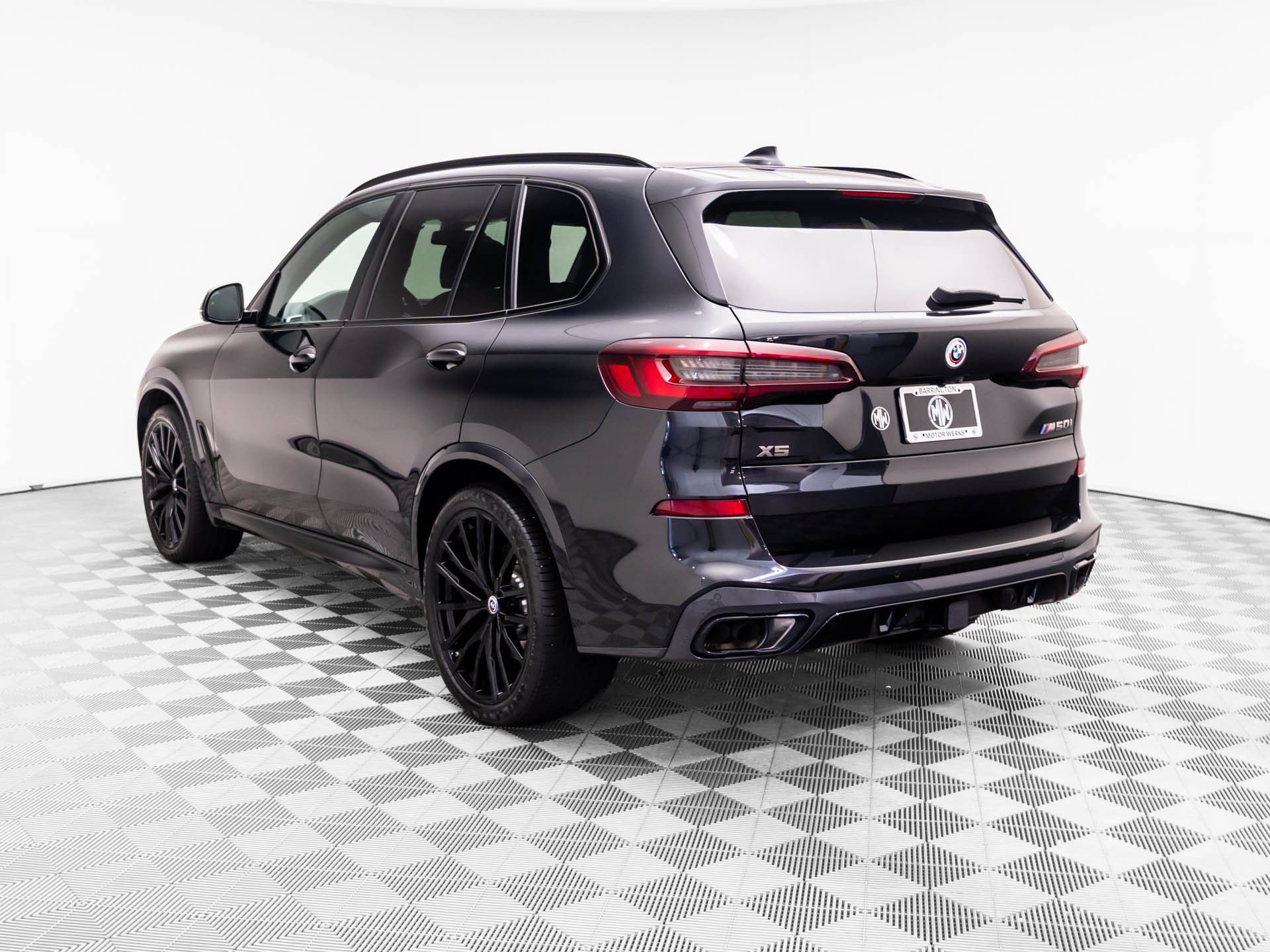Used 2023 BMW X5 M50i w/ Parking Assistance Package AWD/4WD image 3