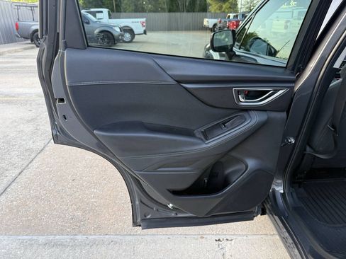 Used 2022 Subaru Forester Premium AWD/4WD image 14